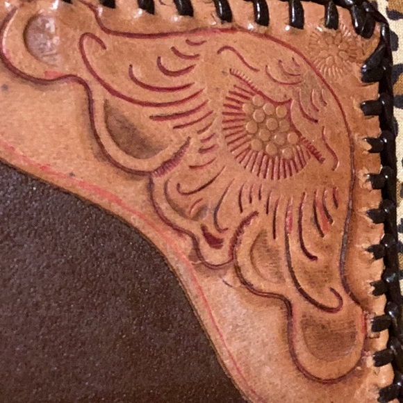 Beautiful soft leather wallet with intricate handmade art detailed throughout. - Picture 7 of 8